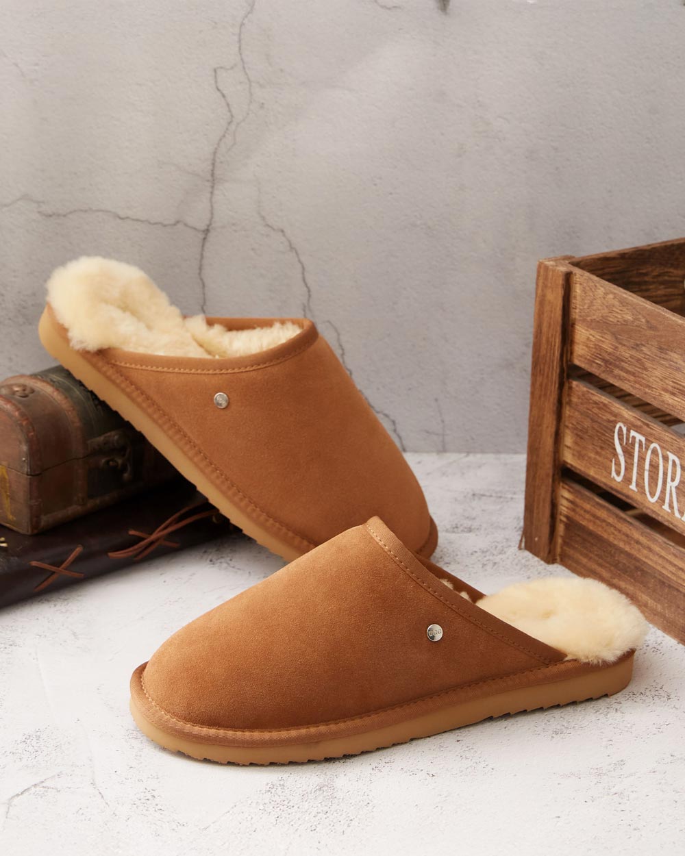 mens ultimate ugg scuffs chestnut live