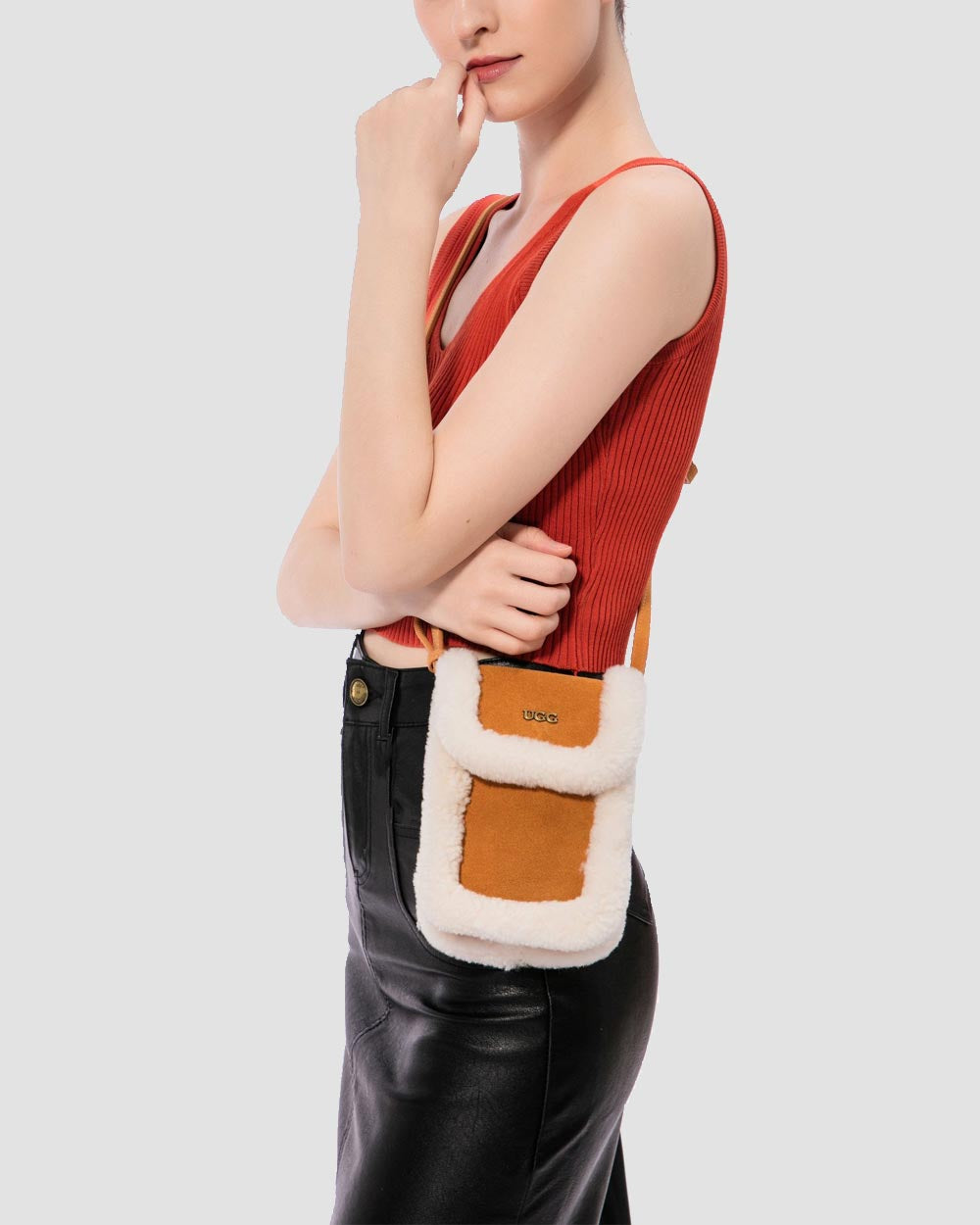 cloud crossbody ugg bag chestnut live alt
