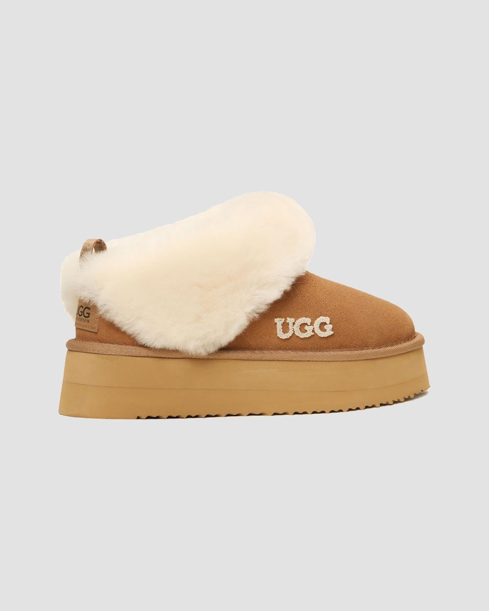 Shelly Platform Uggs