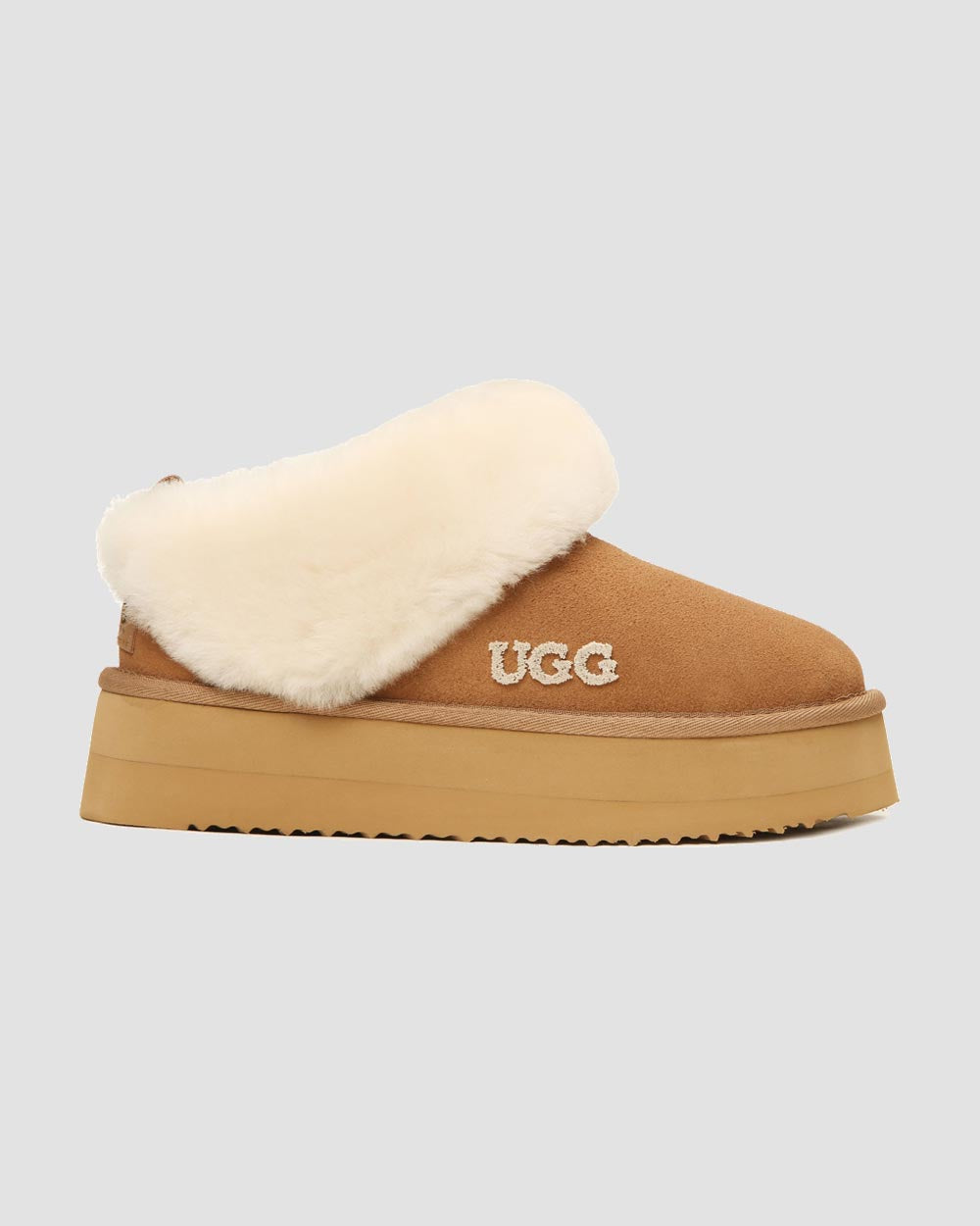 Shelly Platform Uggs