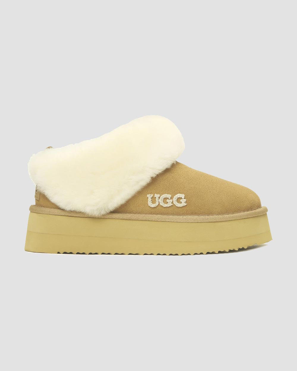 shelly platform uggs sand side
